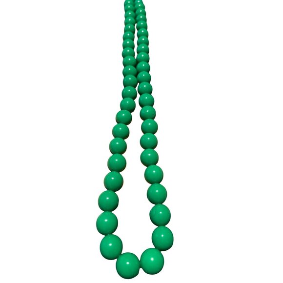 Green Beaded Necklace With Lobster Clasp - Picture 5 of 7